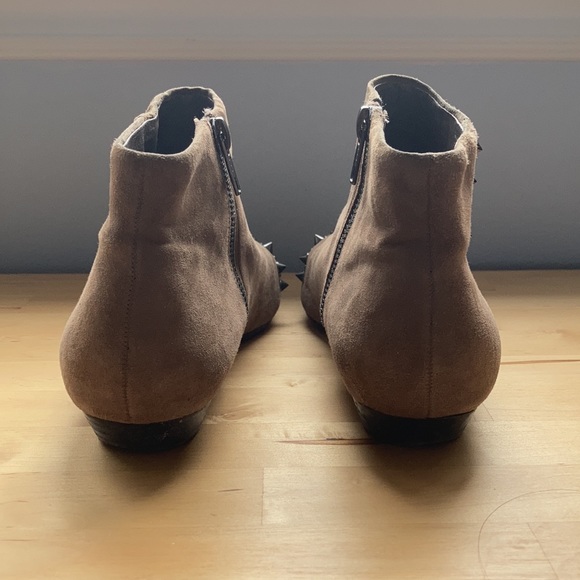 ALDO beige suede boots with silver studs US 6.5 - Picture 13 of 13